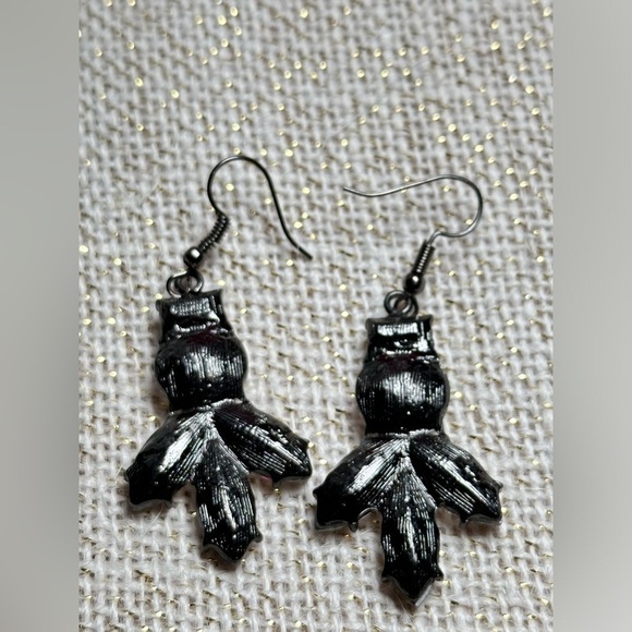 Crystal Rhinestone Glass Earrings Dangle Drop Prong Set Gunmetal Rivoli 4088 B - Picture 8 of 8